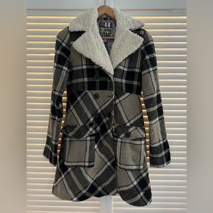 Billabong Wool Blend Coat Womens SMALL gray/black/ brown Plaid Button Up FLAWS